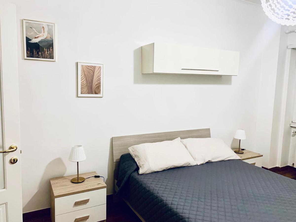 St. Peter's Stone Apartment Rom